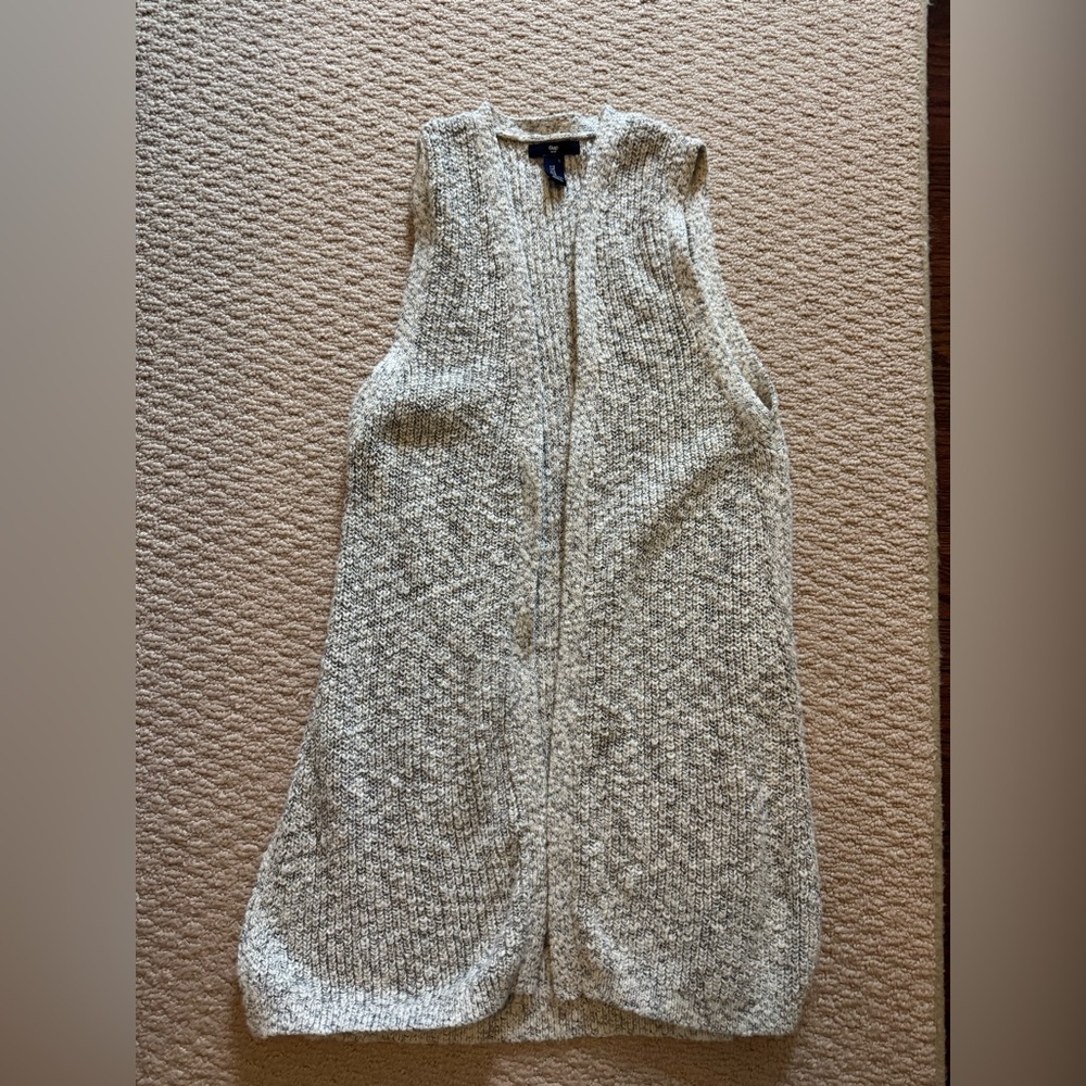 GAP Knit Vest in Cream and Gray